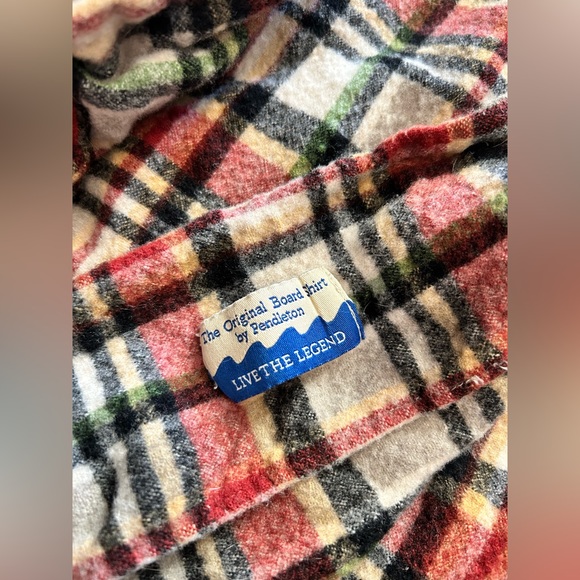 Vintage Pendleton Button-Up - Picture 4 of 4